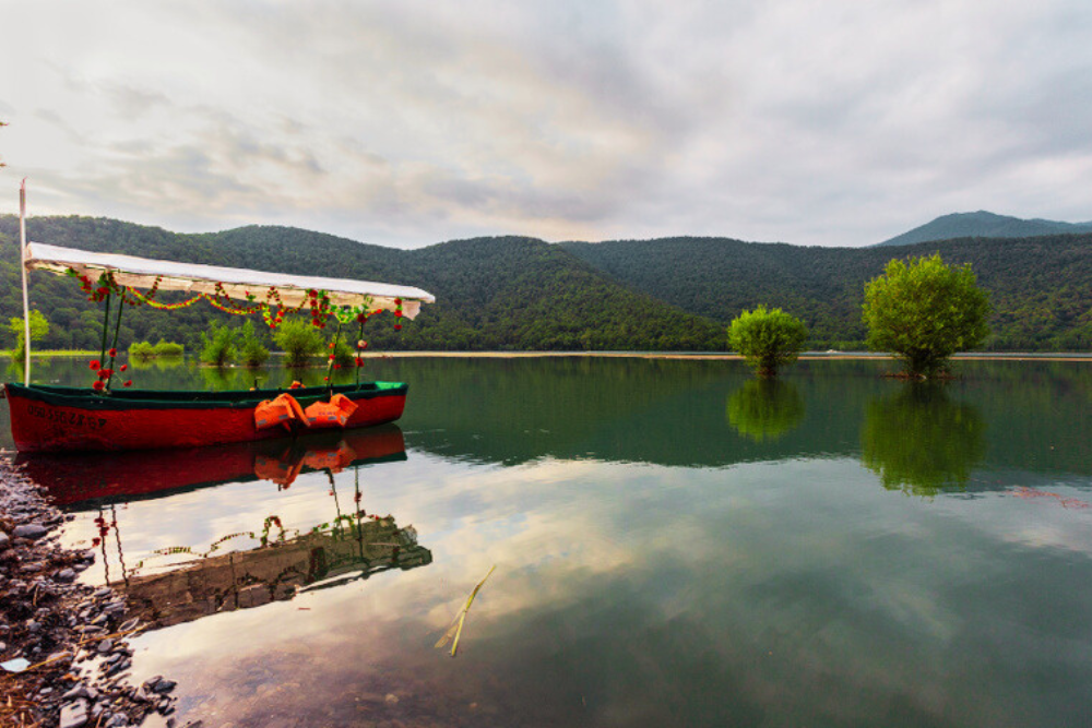 shutterstock_1143504308. Gabala city. Azerbaijan - lake Nohur.