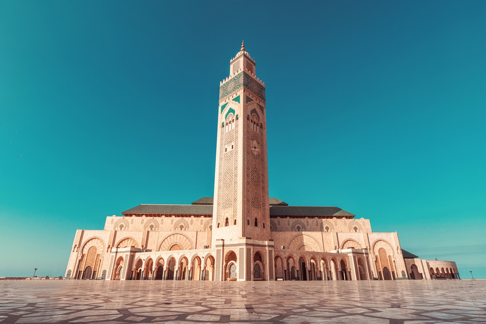 Hassan,Ii,Mosque,Under,Blue,Sky,With,Ornate,Details,And