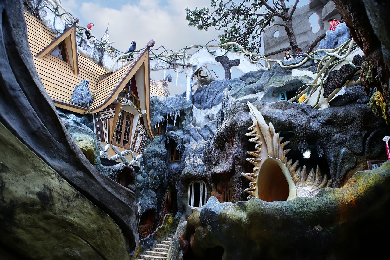 CRAZY HOUSE DALAT VIETNAM