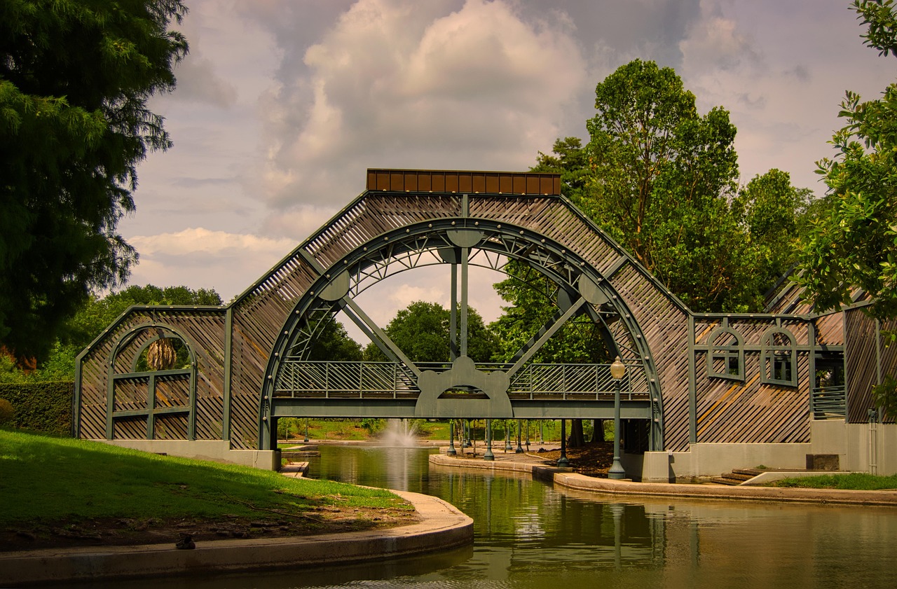 mcronny-bridge-3603730_1280